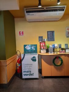 Coletor Ciclo Bom instalado na unidade Starbucks Brascan